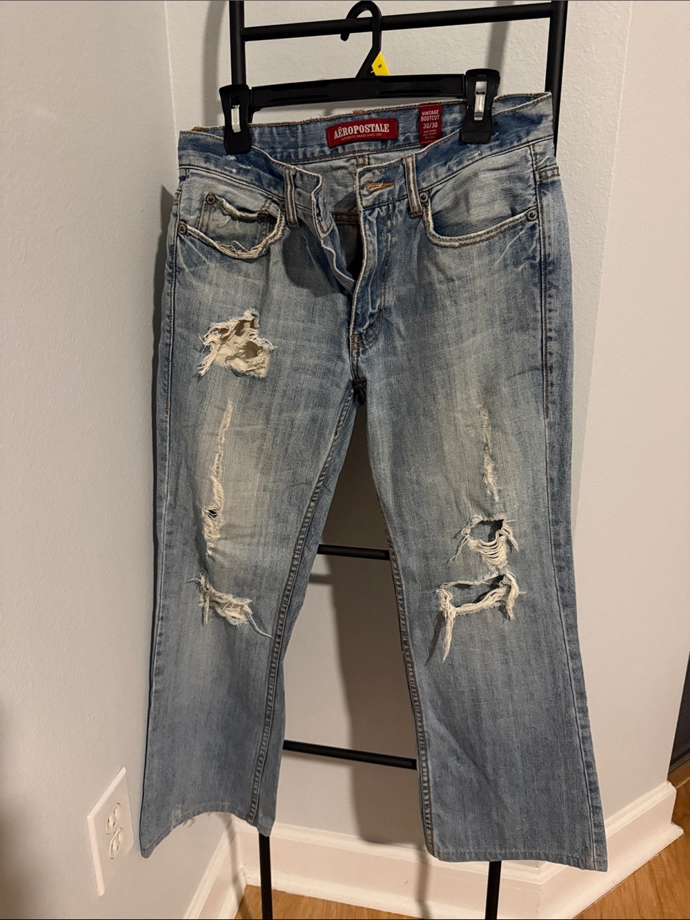 Aeropostale Light Blue Distressed Cropped Jeans